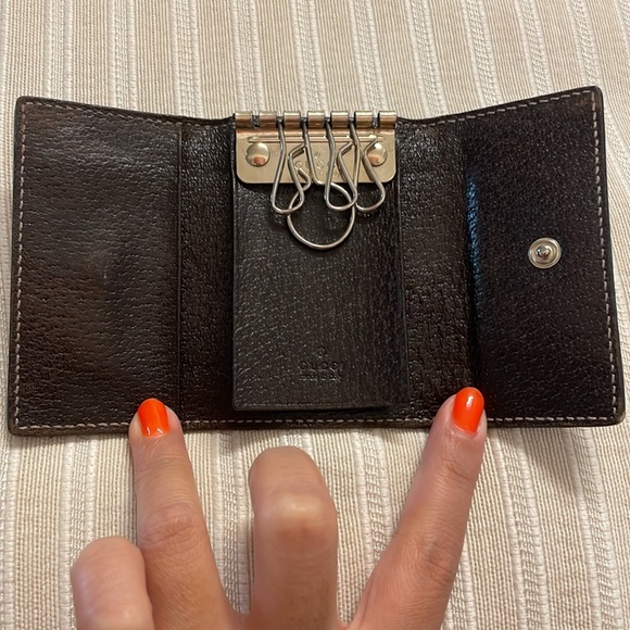 Gucci Brown Key Case 🤎 - Picture 5 of 8